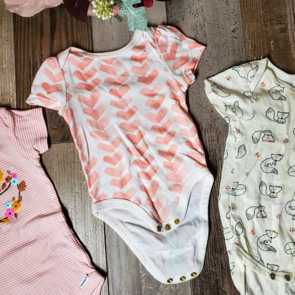 Gerber Baby Girl Pink and White Fox Onesies Bundle Size 6-9m 100% Cotton